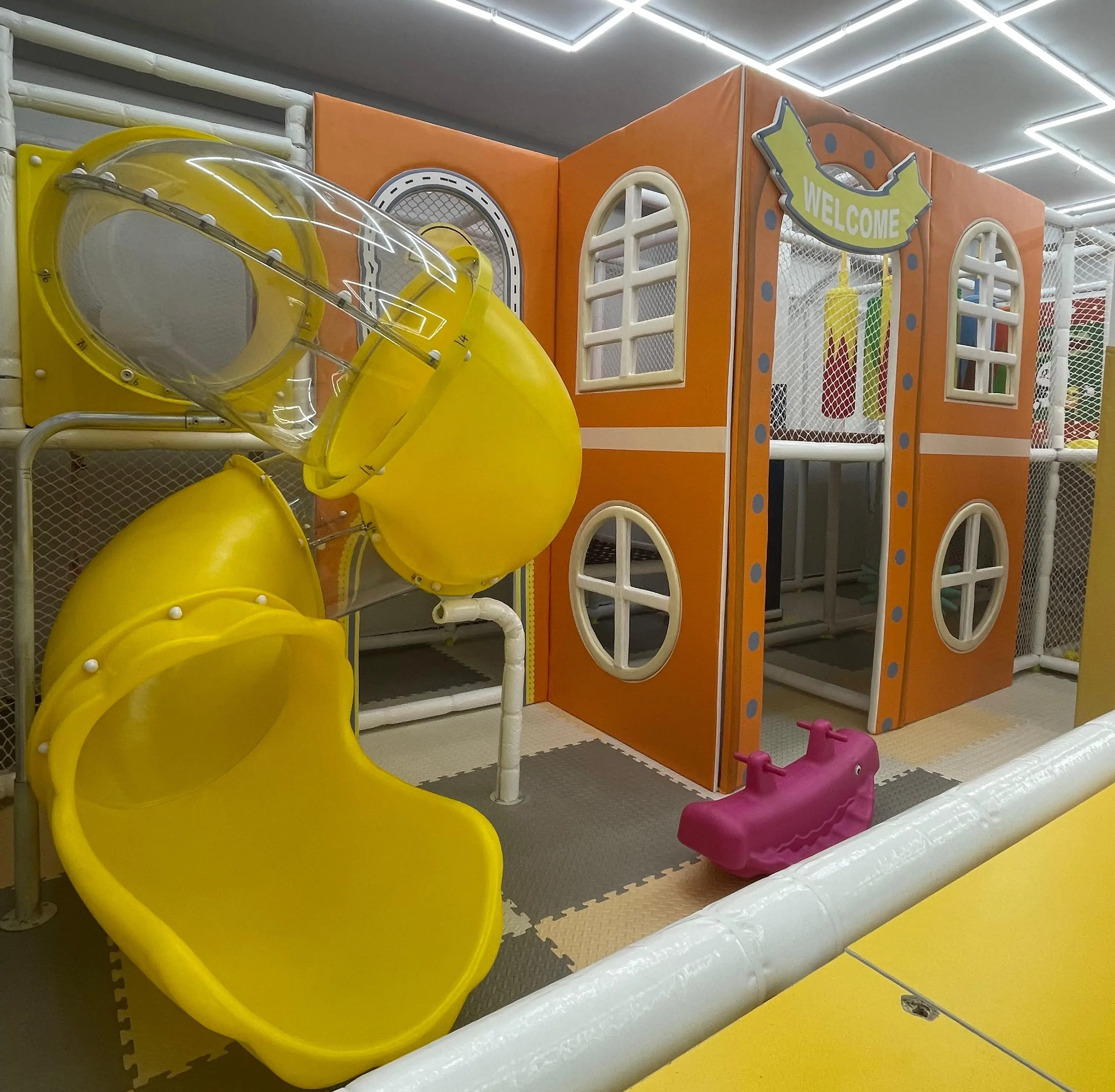 Kids playing at Pupa Play